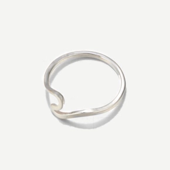 ‼️LAST ONE‼️Silver Ocean Wave Ring 💕 - Picture 3 of 6
